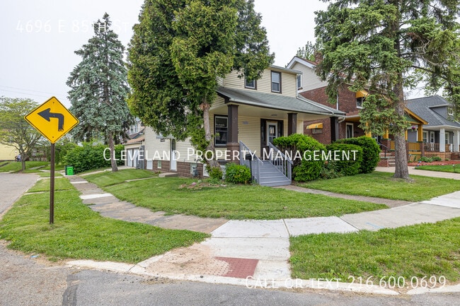 4696 E 85th St in Garfield Heights, OH - Foto de edificio - Building Photo