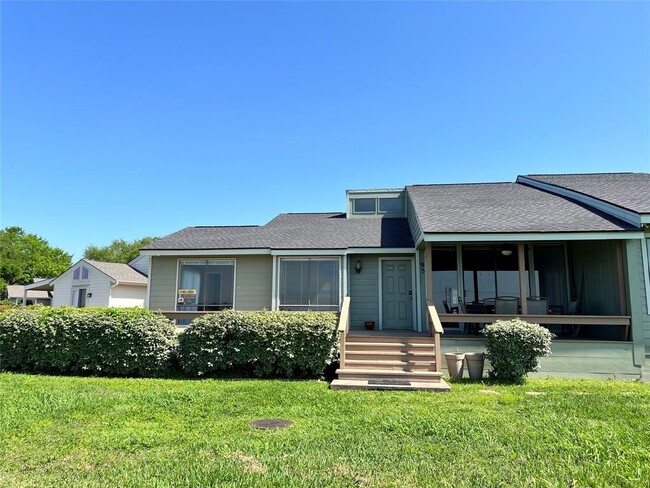 95 April Point Dr N in Montgomery, TX - Foto de edificio - Building Photo