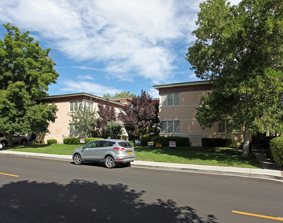 Loomis Manor in Reno, NV - Building Photo