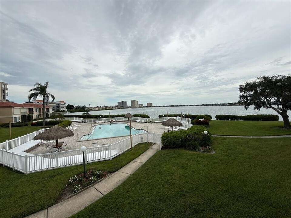 6158 Palma Del Mar Blvd S in St. Petersburg, FL - Building Photo