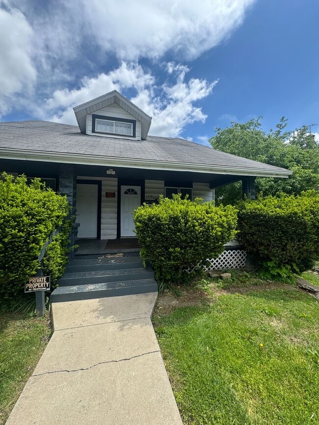 property at 1718 S Elm St
