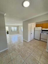 4933 Hollywood Blvd in Hollywood, FL - Building Photo - Building Photo