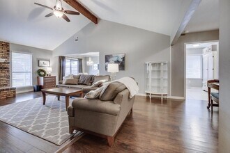 1332 Chimney Hill Rd in Yukon, OK - Foto de edificio - Building Photo