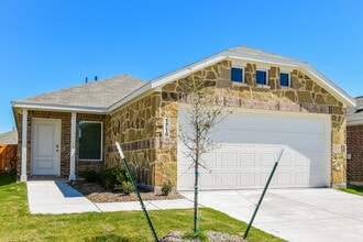1718 Crossbill St in Forney, TX - Building Photo - Building Photo