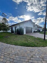 8004 NW 46th Terrace in Doral, FL - Building Photo - Building Photo
