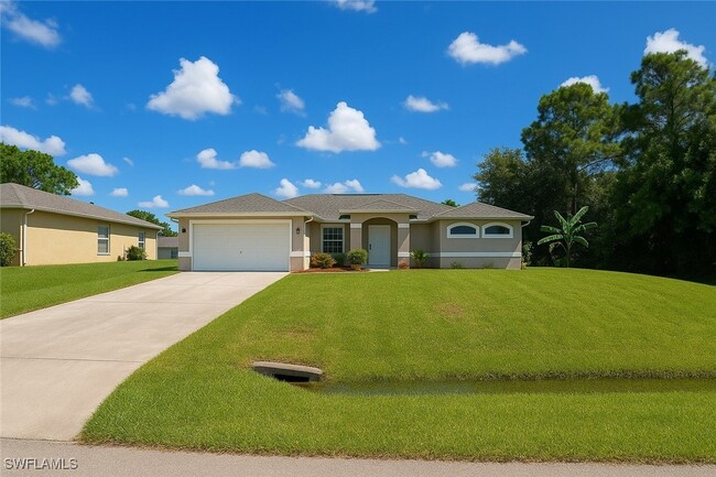 549 Flamingo Ave S in Lehigh Acres, FL - Building Photo - Building Photo