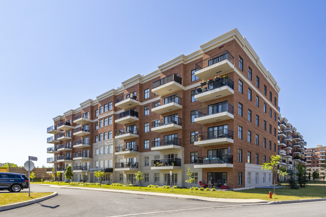 Viva-Citè Brossard I in Brossard, QC - Building Photo