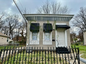 2300 W Madison St in Louisville, KY - Building Photo