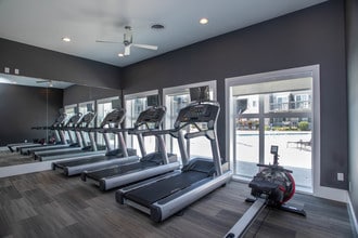 Metro on 5th in St. Charles, MO - Building Photo - Interior Photo