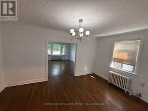 976 Avenue Rd in Toronto, ON - Building Photo - Building Photo
