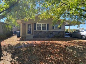 3042 W 16th St in Joplin, MO - Building Photo