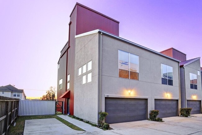 323 Sydnor St in Houston, TX - Building Photo - Building Photo