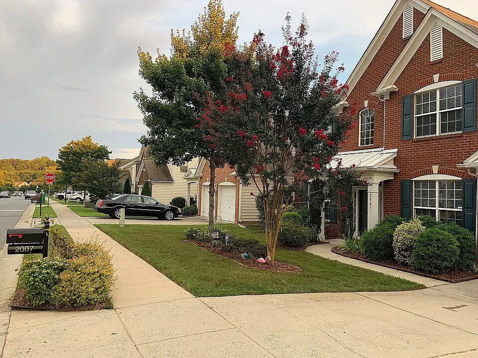 Room in House on Arbor Vista Dr in Charlotte, NC - Building Photo