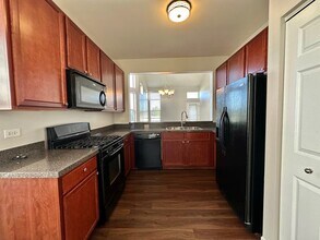 902 Bluebell Cir in Joliet, IL - Building Photo - Building Photo