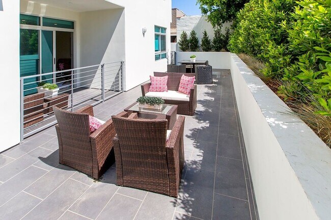 938 S. Orange Grove Avenue in Los Angeles, CA - Building Photo - Building Photo