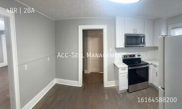 401 Fernando St NE in Grand Rapids, MI - Building Photo - Building Photo