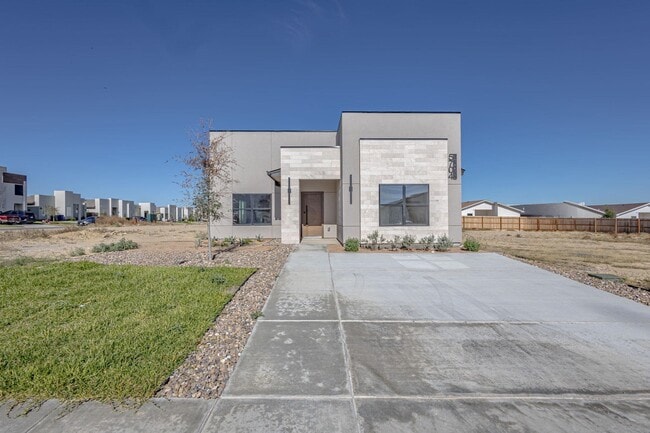 5704 Kylee Dr