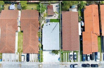 3520 SW 25th St, Unit 3520 in Miami, FL - Building Photo - Building Photo