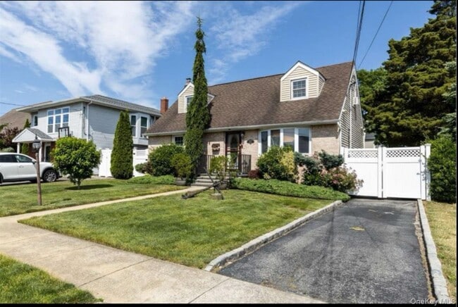 property at 2207 Willow St