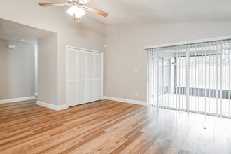 810 Grand Cayman Ct in Orlando, FL - Building Photo - Building Photo