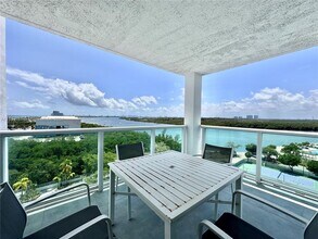 100 Bayview Dr, Unit # 1127 in Sunny Isles Beach, FL - Building Photo - Building Photo