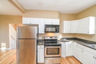 817 W 12th St in Sioux Falls, SD - Building Photo - Building Photo