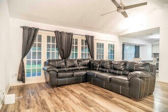 17330 Heritage Bay Dr in Webster, TX - Building Photo - Building Photo