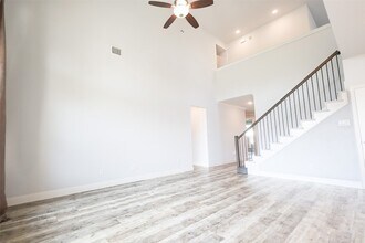 317 Monument Hill Dr in Forney, TX - Foto de edificio - Building Photo