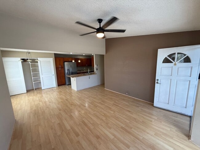594 Mananai Pl in Honolulu, HI - Building Photo - Building Photo
