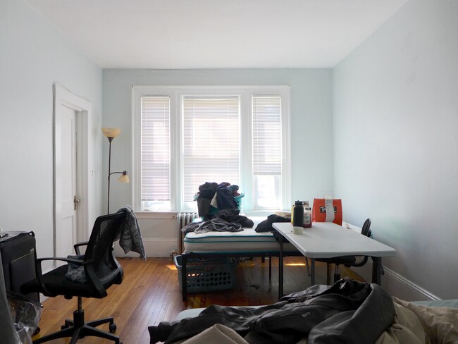 4 Wallingford Rd, Unit 3 in Boston, MA - Building Photo - Building Photo