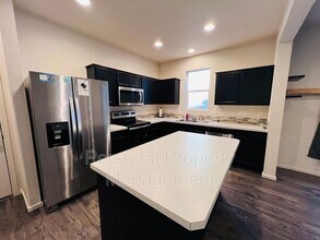 2037 NE 4 Seasons Ln in Vancouver, WA - Building Photo - Building Photo