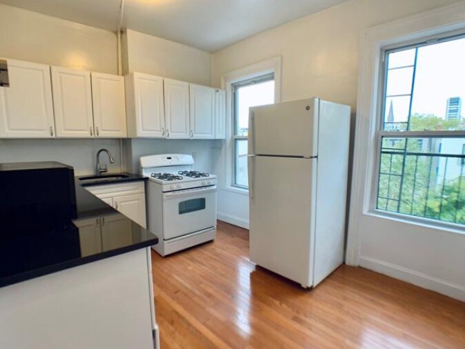 725 Garden St, Unit #4 in Hoboken, NJ - Building Photo