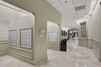 1205 St Charles Ave in New Orleans, LA - Building Photo - Building Photo