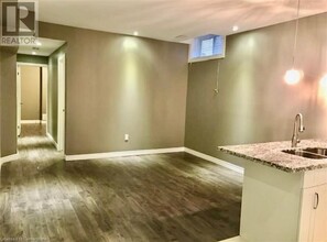 804 Garth St in Hamilton, ON - Building Photo - Building Photo