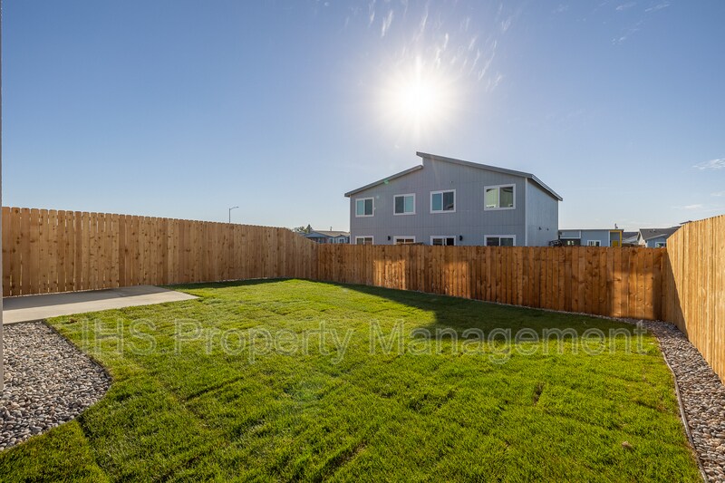 312 Dawson Ln in Pasco, WA - Building Photo
