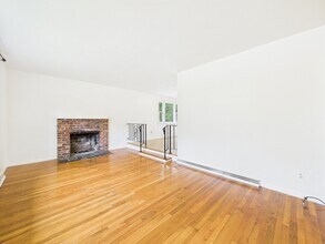 91 Old Post Rd in Sharon, MA - Building Photo - Building Photo