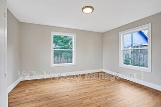 351 19th St SE in Salem, OR - Building Photo - Building Photo