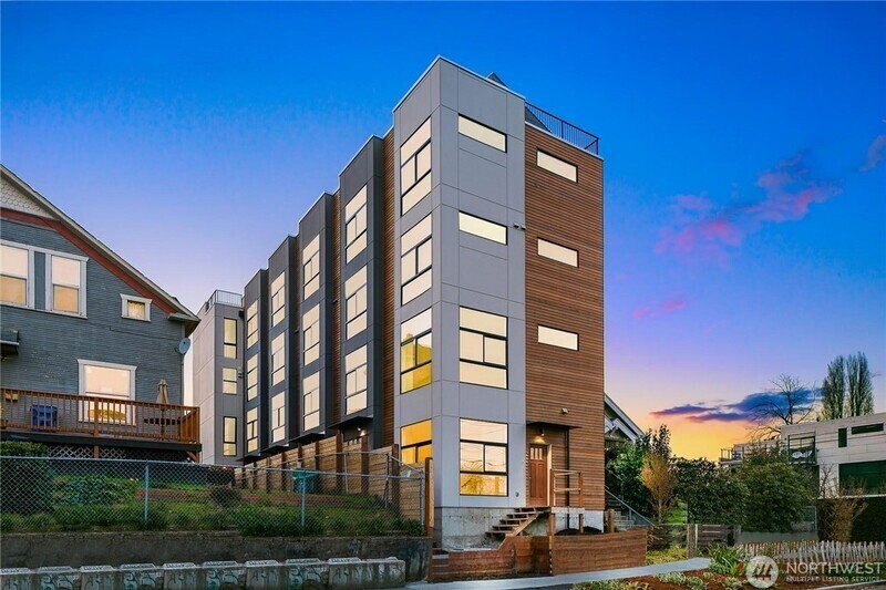 1431 24th Ave in Seattle, WA - Building Photo