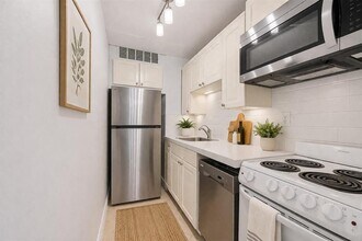 815 Middle River Dr in Fort Lauderdale, FL - Building Photo - Building Photo