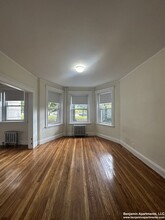 1164 Boylston St, Unit 1 in Boston College, MA - Building Photo - Building Photo