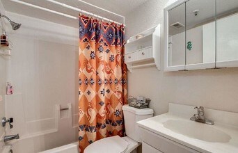 7474 E Earll Dr-Unit -205 in Scottsdale, AZ - Building Photo - Building Photo