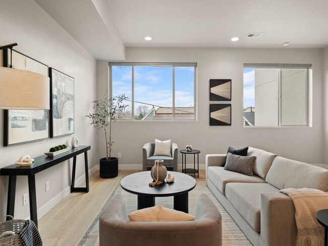 4733 E Iliff Ave in Denver, CO - Building Photo - Building Photo