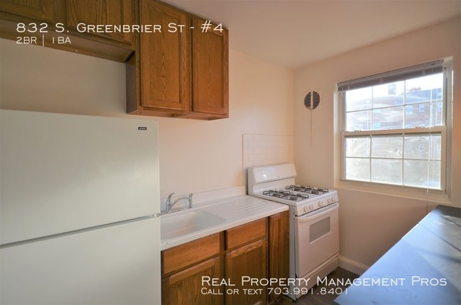 832 S Greenbrier St-Unit -#4 in Arlington, VA - Building Photo - Building Photo