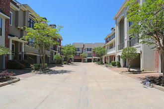 Village on Memorial in Houston, TX - Foto de edificio - Building Photo