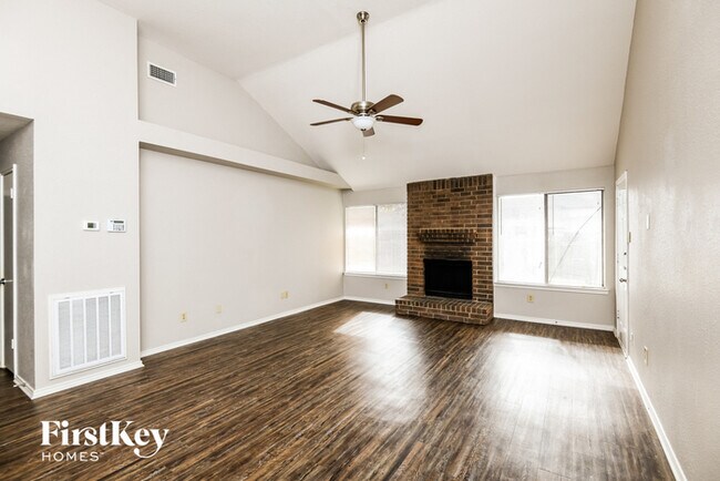 8004 Tulane Dr in Rowlett, TX - Building Photo - Building Photo