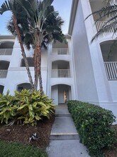 4650 Yacht Harbor Dr in Naples, FL - Foto de edificio - Building Photo