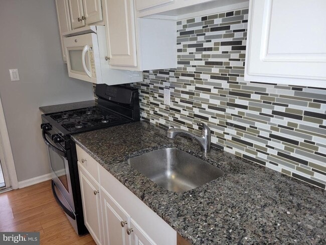 2904 Saxony Dr in Mount Laurel, NJ - Building Photo - Building Photo