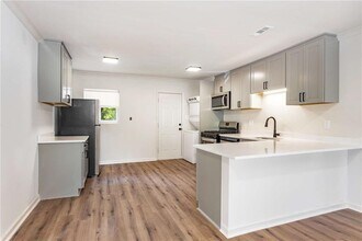 1135 Woodland Ave NE in Atlanta, GA - Building Photo - Building Photo