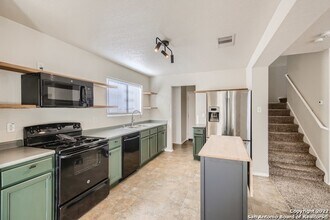 10034 Southern Sun in San Antonio, TX - Building Photo - Building Photo