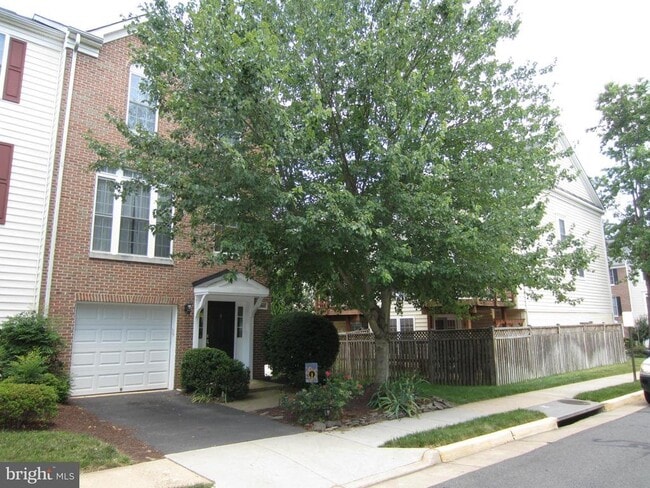 property at 11640 Fairfax Center Woods Tr
